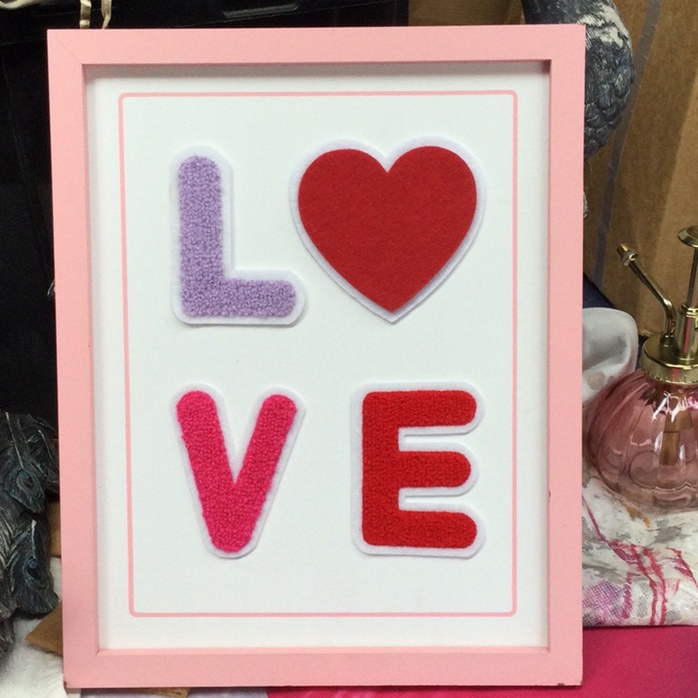 3 for 10🍀Framed LOVE Felt Wall Art - Pink Frame